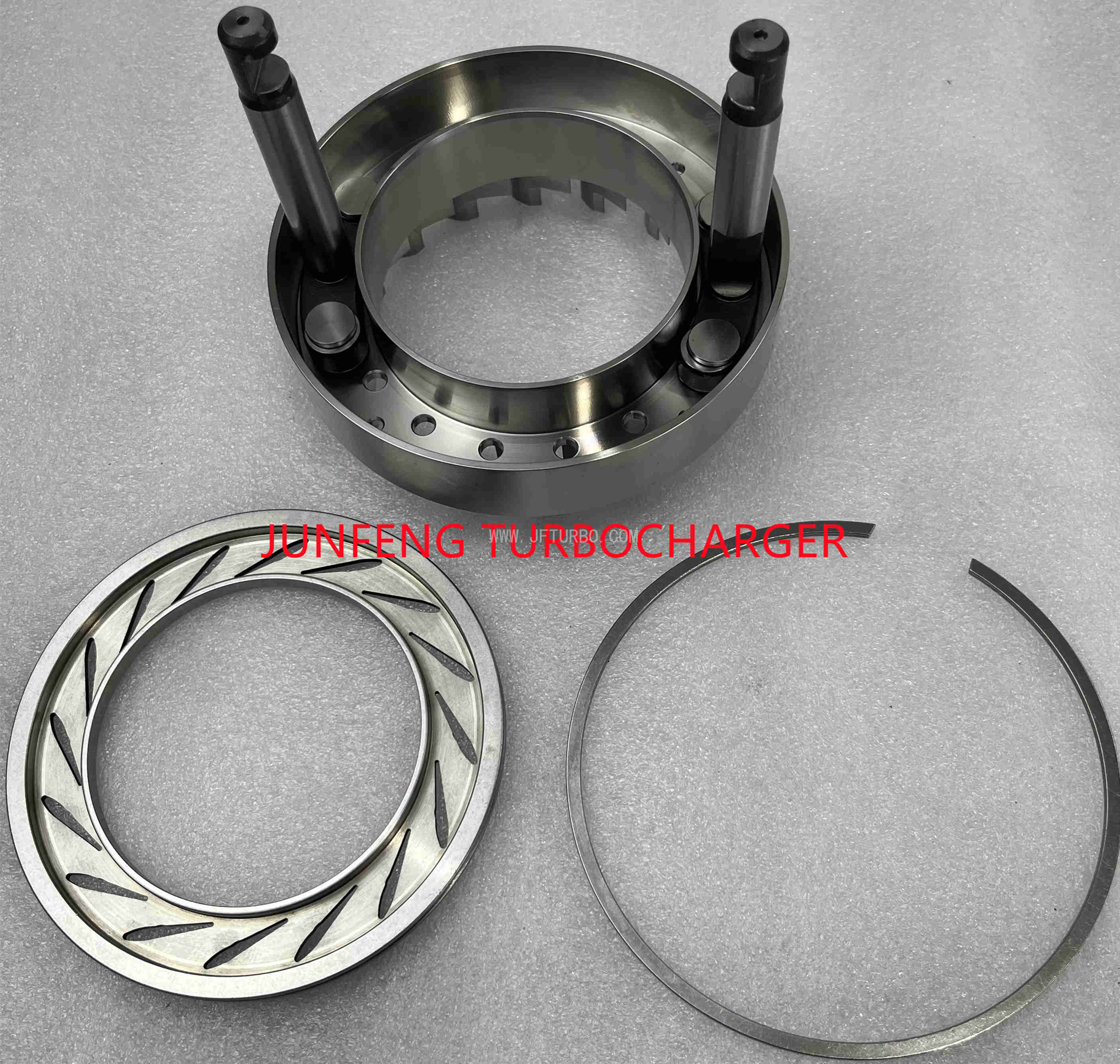 HE531VE 3776903 Turbo nozzle ring 1.jpg